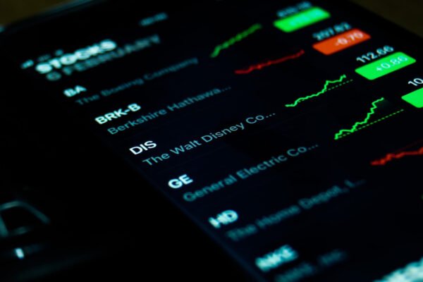 Are Stocks Apps Safer Than Traditional Brokerage Accounts?